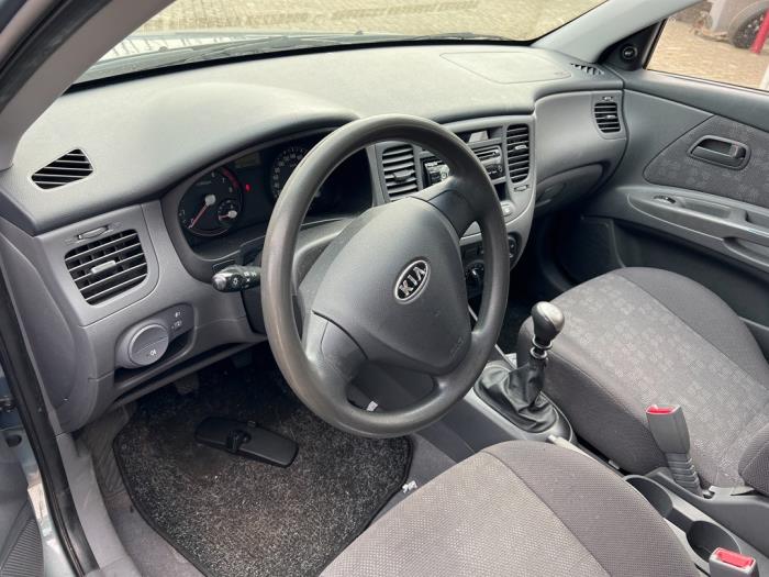 Kia Rio II 1.4 16V Sloopvoertuig (2007, Grijs)