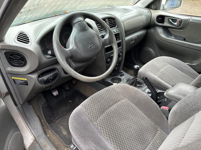 Hyundai Santa Fe I 2.0 CRDi 16V 4x4 Sloopvoertuig (2003, Grijs)