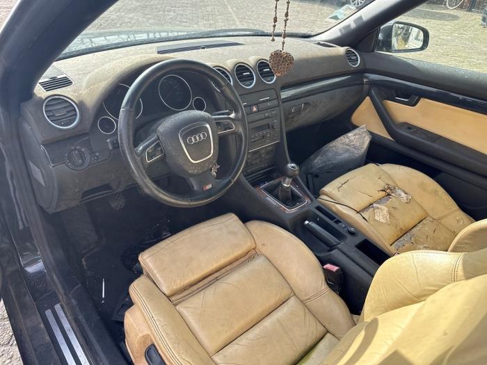 Audi A4 Cabriolet 2.5 TDI 24V Sloopvoertuig (2004, Zwart)