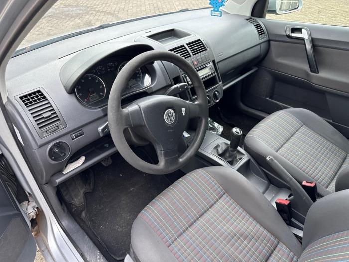 Volkswagen Polo IV 1.2 Sloopvoertuig (2007, Zilvergrijs)