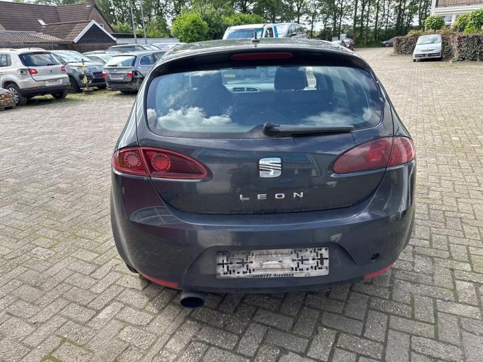 Seat Leon 1.9 TDI 105 Sloopvoertuig (2005, Zwart)