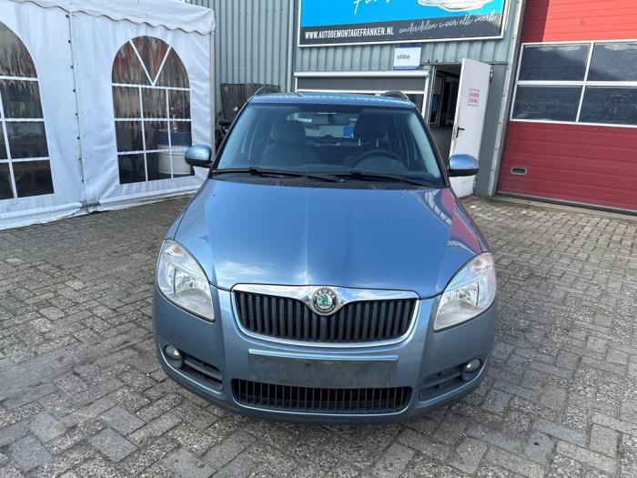 Skoda Fabia II Combi 1.6i 16V Sloopvoertuig (2008, Blauw)