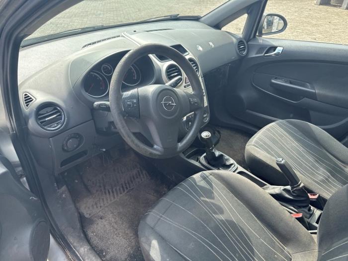 Opel Corsa D 1.2 16V Sloopvoertuig (2007, Zilvergrijs)