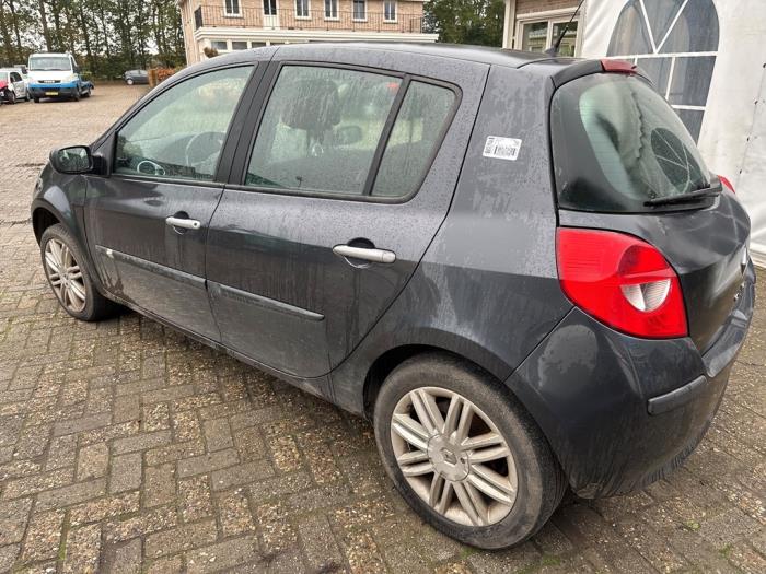 Renault Clio III 1.6 16V Sloopvoertuig (2005, Grijs)