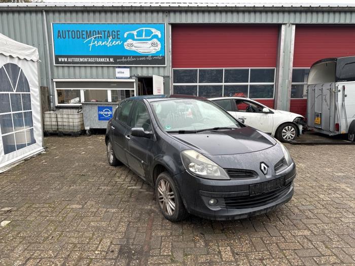 Renault Clio III 1.6 16V Sloopvoertuig (2005, Grijs)