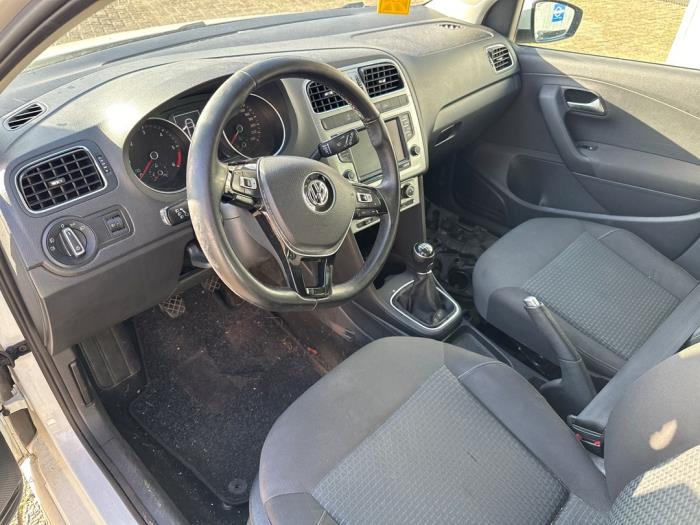 Volkswagen Polo V 1.4 TDI DPF BlueMotion technology Sloopvoertuig (2015, Wit)