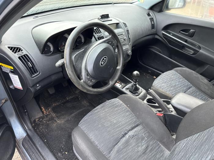 Kia Cee'd Sporty Wagon 1.4 16V Sloopvoertuig (2008, Blauw)