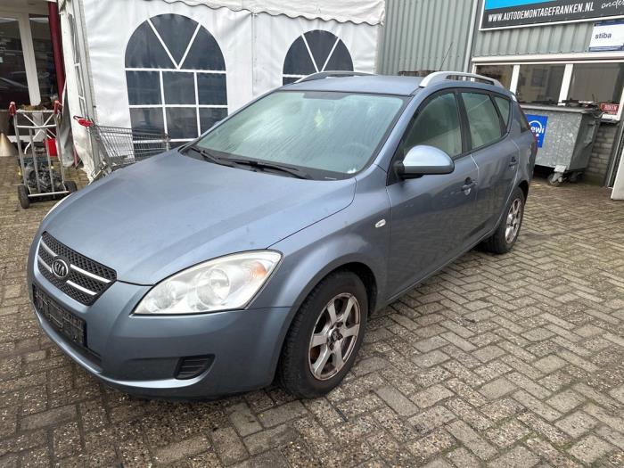 Kia Cee'd Sporty Wagon 1.4 16V Sloopvoertuig (2008, Blauw)