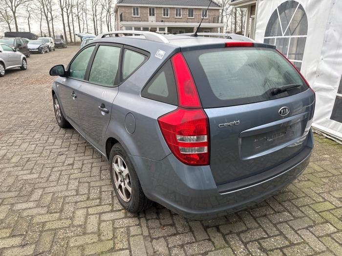 Kia Cee'd Sporty Wagon 1.4 16V Sloopvoertuig (2008, Blauw)