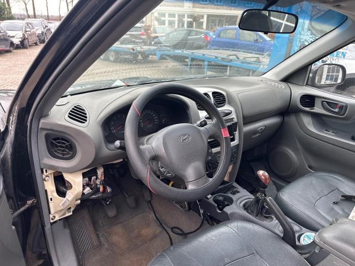 Hyundai Santa Fe I 2.4 16V 4x4 Sloopvoertuig (2002, Zwart)