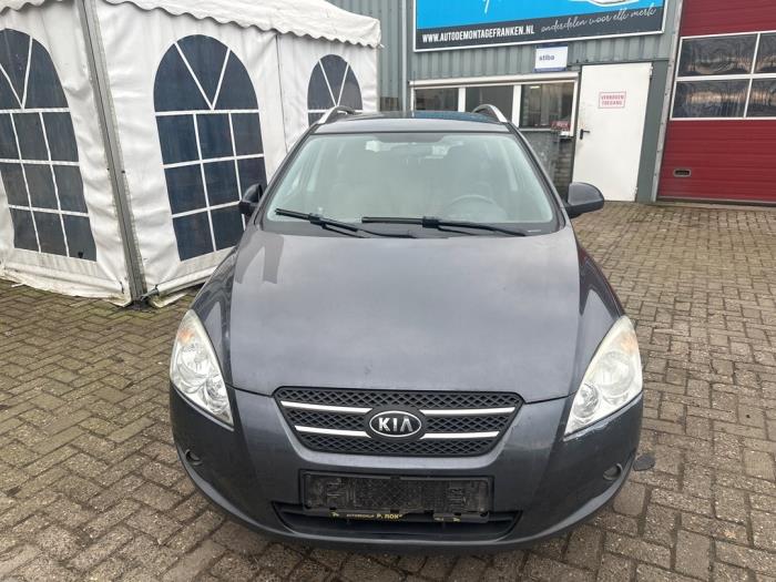Kia Cee'd Sporty Wagon 1.4 16V Sloopvoertuig (2009, Grijs)
