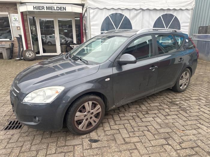 Kia Cee'd Sporty Wagon 1.4 16V Sloopvoertuig (2009, Grijs)