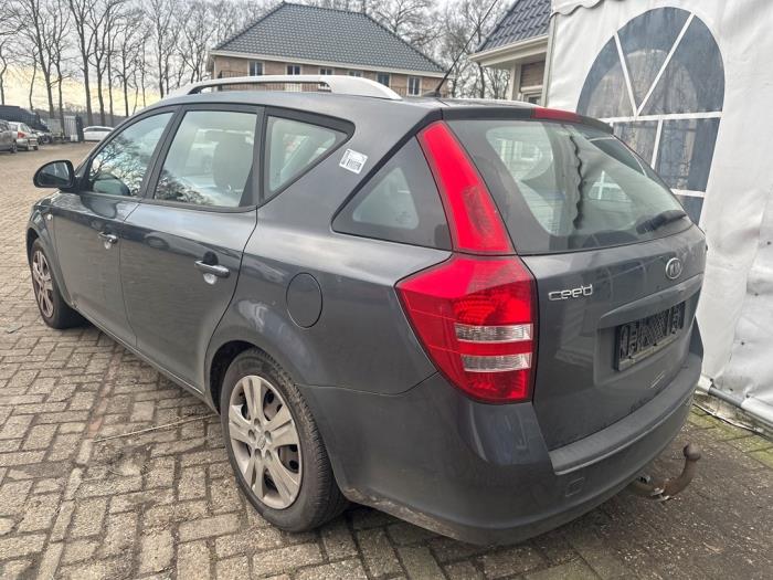 Kia Cee'd Sporty Wagon 1.4 16V Sloopvoertuig (2009, Grijs)
