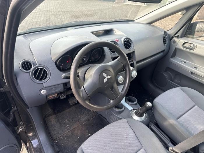 Mitsubishi Colt 1.3 16V Sloopvoertuig (2004, Zwart)