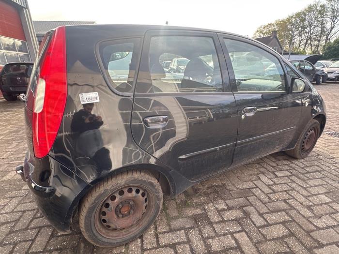 Mitsubishi Colt 1.3 16V Sloopvoertuig (2004, Zwart)