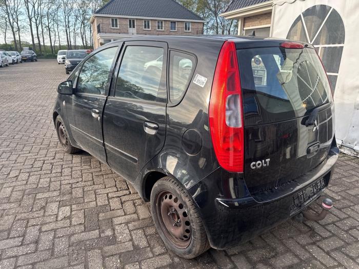 Mitsubishi Colt 1.3 16V Sloopvoertuig (2004, Zwart)