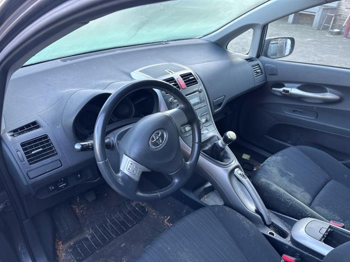 Toyota Auris 1.4 D-4D-F 16V Sloopvoertuig (2009, Grijs)