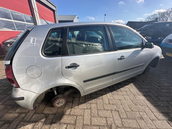 Volkswagen Polo IV 1.2 Sloopvoertuig (2005, Zilvergrijs)