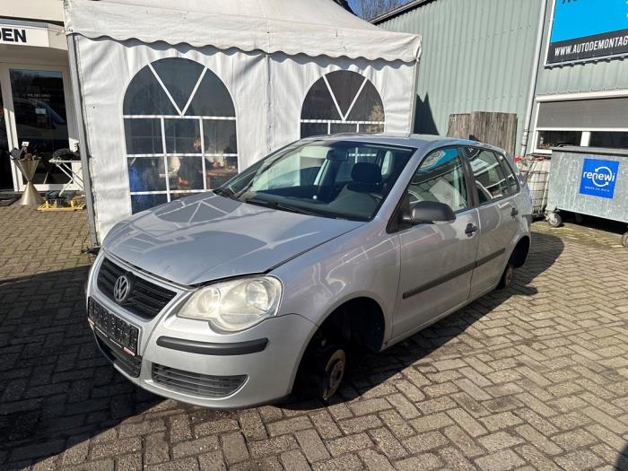 Volkswagen Polo IV 1.2 Sloopvoertuig (2005, Zilvergrijs)