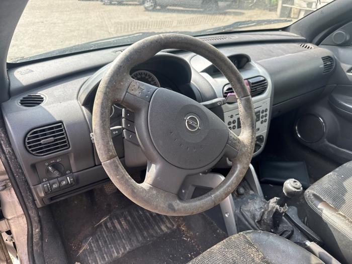 Opel Tigra Twin Top 1.8 16V Sloopvoertuig (2004, Zilvergrijs)