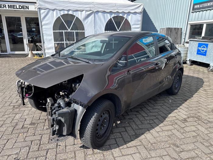 Kia Rio III 1.1 CRDi VGT 12V Sloopvoertuig (2012, Bruin)