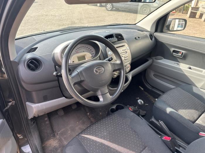 Daihatsu Sirion 2 1.0 12V DVVT Sloopvoertuig (2008, Zwart)