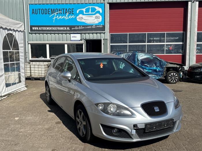 Seat Leon 1.2 TSI Sloopvoertuig (2010, Zilvergrijs)