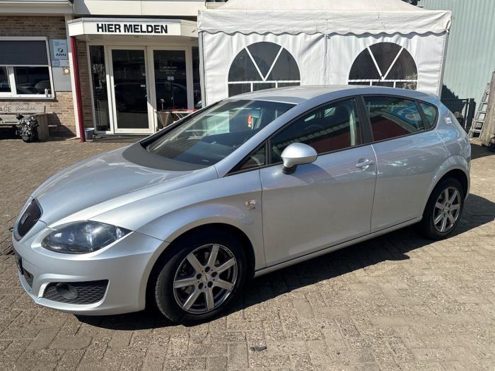Seat Leon 1.2 TSI Sloopvoertuig (2010, Zilvergrijs)