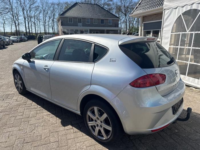 Seat Leon 1.2 TSI Sloopvoertuig (2010, Zilvergrijs)