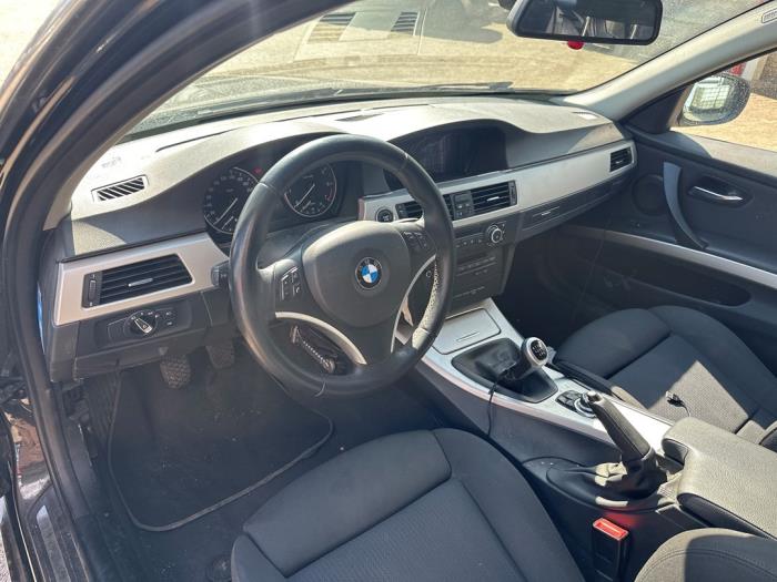 BMW 3 serie Touring 318i 16V Sloopvoertuig (2010, Zwart)