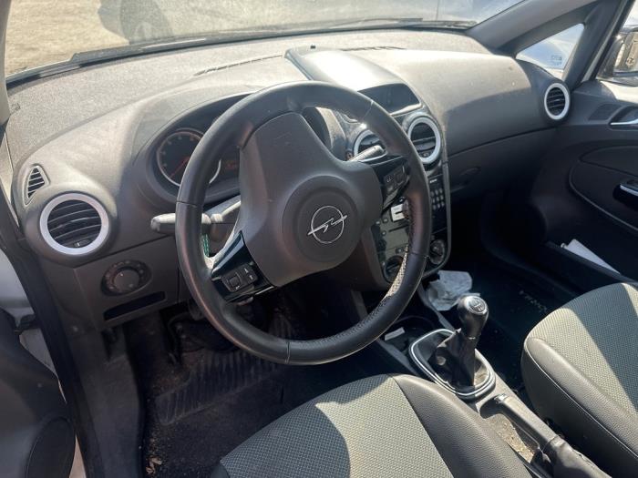 Opel Corsa D 1.4 16V Twinport Sloopvoertuig (2009, Wit)