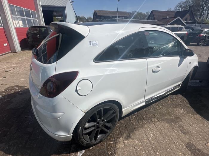 Opel Corsa D 1.4 16V Twinport Sloopvoertuig (2009, Wit)