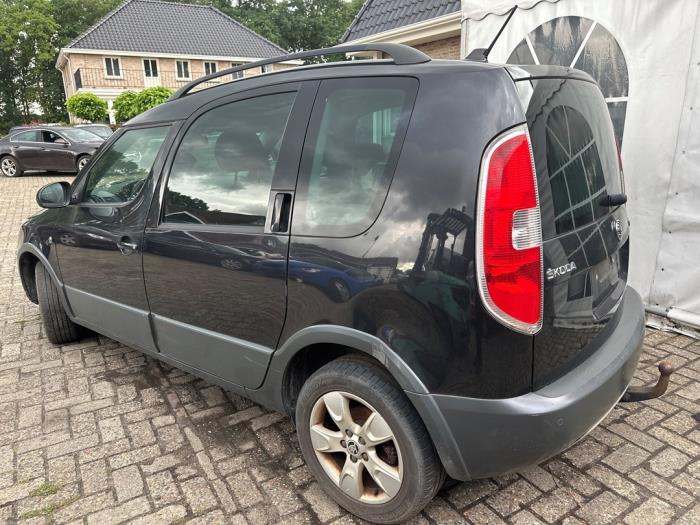 Skoda Roomster 1.6 TDI 16V Sloopvoertuig (2012, Zwart)