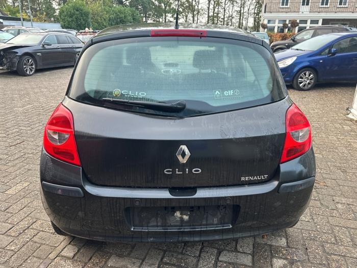 Renault Clio III 1.6 16V Sloopvoertuig (2006, Zwart)