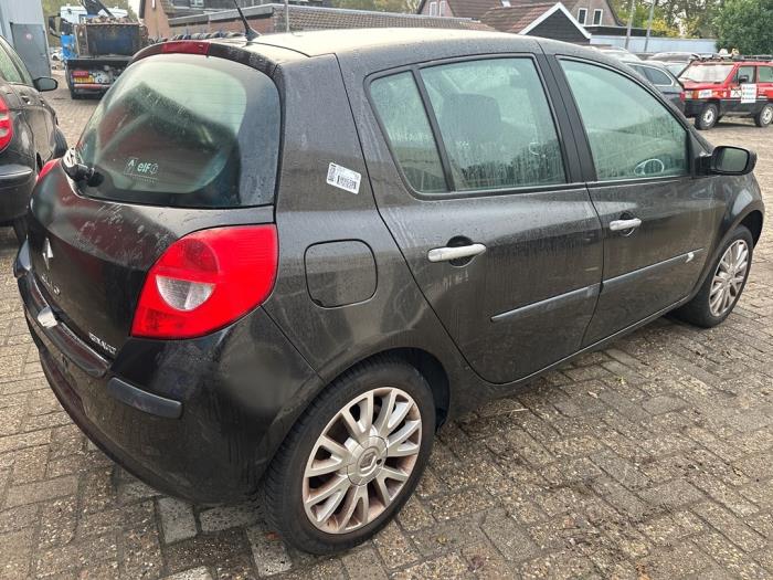 Renault Clio III 1.6 16V Sloopvoertuig (2006, Zwart)