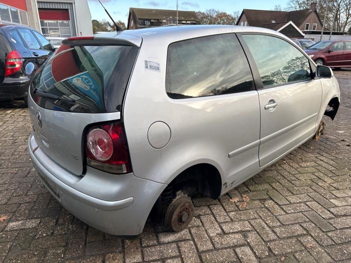 Volkswagen Polo IV 1.4 16V Sloopvoertuig (2009, Zilvergrijs)