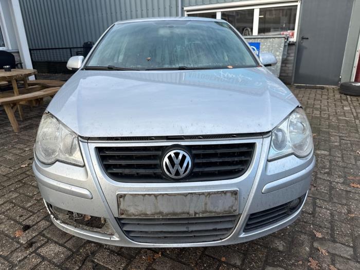 Volkswagen Polo IV 1.4 16V Sloopvoertuig (2009, Zilvergrijs)