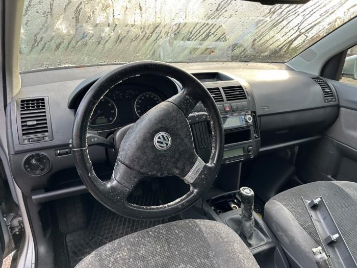 Volkswagen Polo IV 1.4 16V Sloopvoertuig (2009, Zilvergrijs)