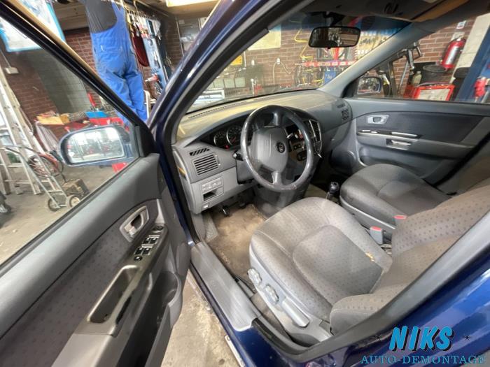 Kia Carens II 2.0i CVVT 16V Sloopvoertuig (2006, Blauw)