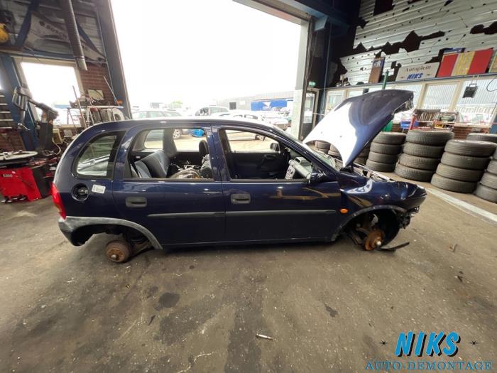 Opel Corsa B 1.2i 16V Sloopvoertuig (2000, Blauw)