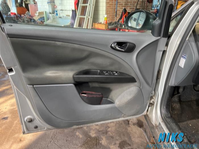 Seat Altea 2.0 FSI 16V Sloopvoertuig (2006, Grijs)
