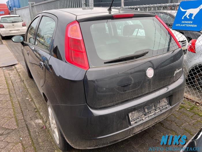 Fiat Punto III 1.4 Sloopvoertuig (2010, Carbon, Zwart)