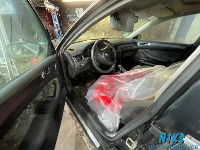 Audi A6 Avant 2.4 V6 30V Sloopvoertuig (2003, Zwart)