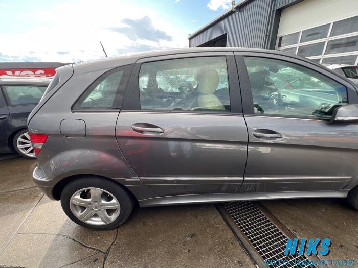 Mercedes B 2.0 B-200 16V Sloopvoertuig (2010, Grijs)