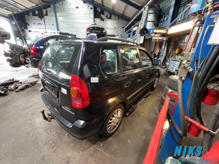 Mitsubishi Space Star 1.6 16V Sloopvoertuig (2003, Zwart)
