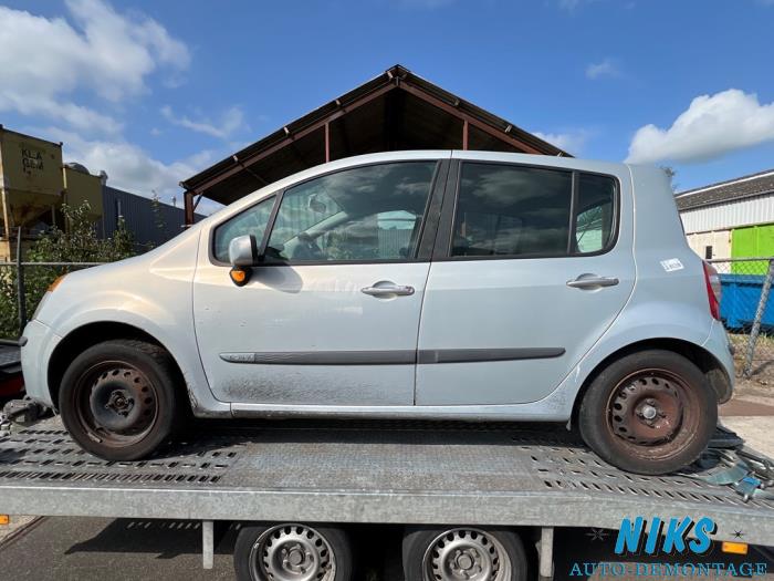 Renault Modus/Grand Modus 1.6 16V Sloopvoertuig (2005, Grijs)