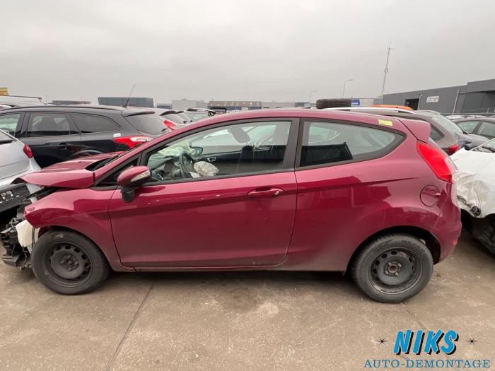 Ford Fiesta 6 1.25 16V Sloopvoertuig (2014, Paars)