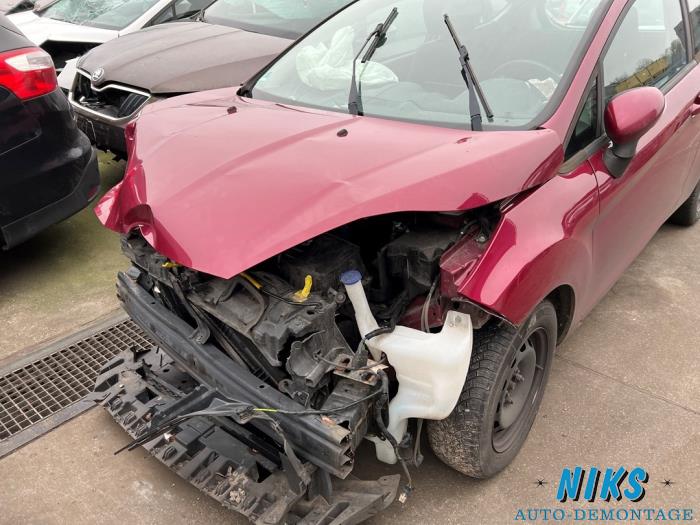 Ford Fiesta 6 1.25 16V Sloopvoertuig (2014, Paars)