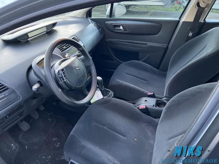 Citroen C4 Berline 1.6 16V Sloopvoertuig (2006, Grijs)