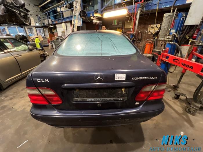 Mercedes CLK 2.0 200K Evo 16V Sloopvoertuig (2001, Blauw)
